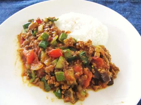 夏野菜たっぷりのドライカレー