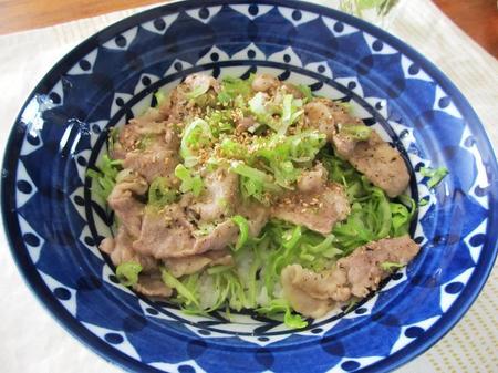 ぱぱっとねぎ塩豚丼