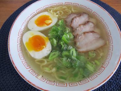 スパイラルハムの骨スープで塩ラーメン