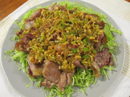 豚肉の旨ピリ辛ダレ