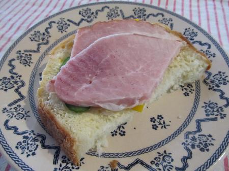 ファームランド スパイラルスライスハムパン乗せ