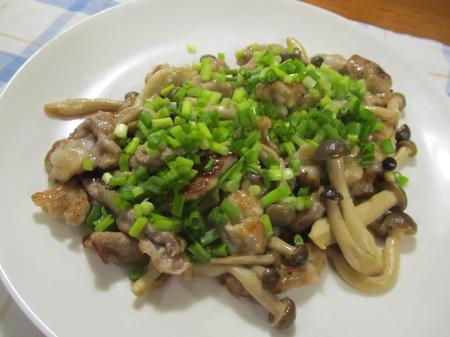 豚とキノコのポン酢柚子胡椒炒め